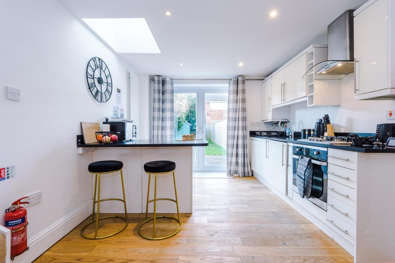 Pristine 2-Bed House In Chester By 53 Degrees Property, Ideal For Families & Small Groups, Great Location - Sleeps 6 Hough Green Extérieur photo
