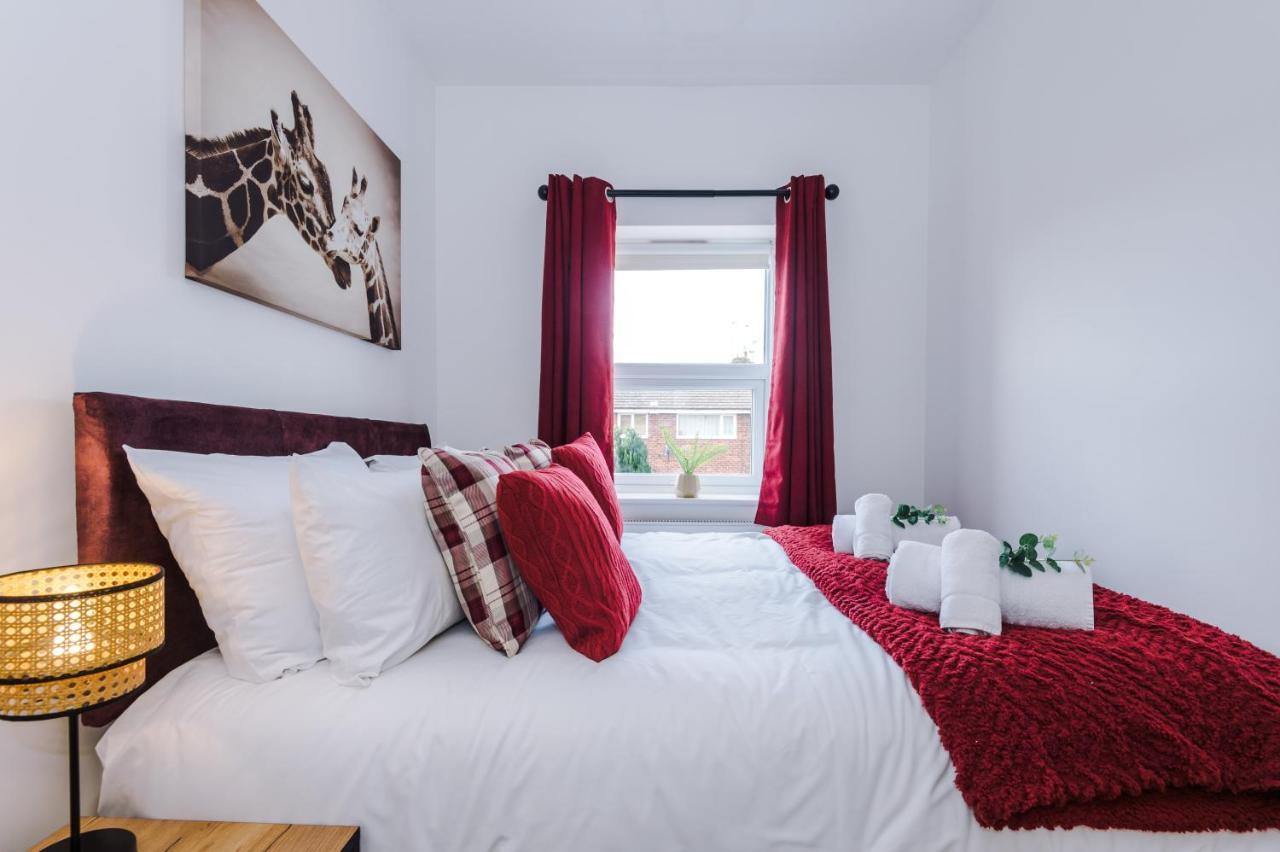 Pristine 2-Bed House In Chester By 53 Degrees Property, Ideal For Families & Small Groups, Great Location - Sleeps 6 Hough Green Extérieur photo