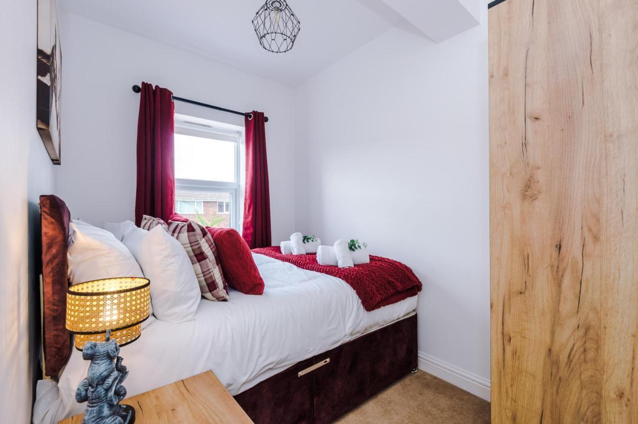 Pristine 2-Bed House In Chester By 53 Degrees Property, Ideal For Families & Small Groups, Great Location - Sleeps 6 Hough Green Extérieur photo